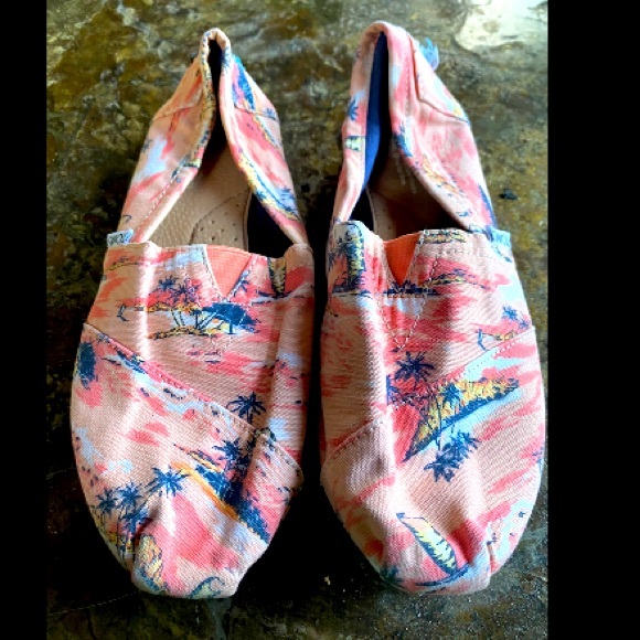 Toms Shoes - COPY - TOMS Slip On Flat Shoes Womens Size 8.5 Pink Beach pool island palm tree…